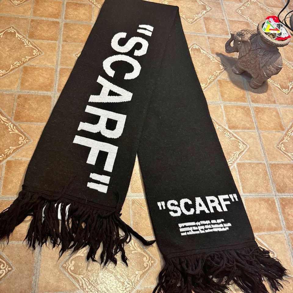 Authentic Off-White c/o Virgil Abloh "SCARF" – Black/White