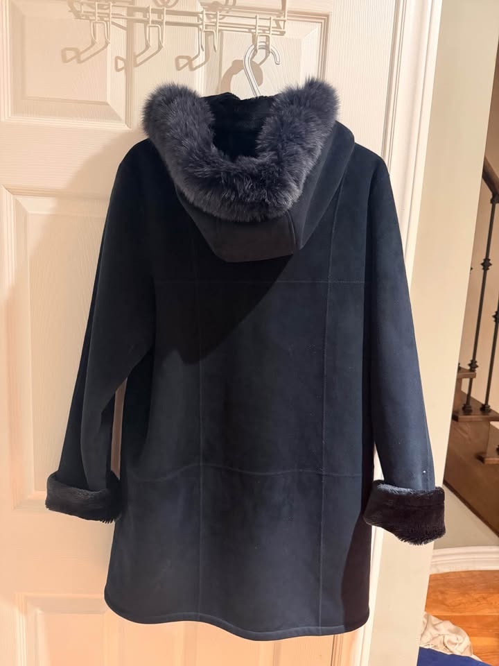 Novelti Size M Black Faux Fur Coat with Real Fox Trim - photo 4