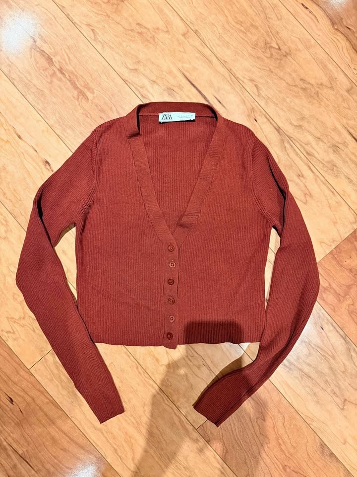 ZARA Burgundy ribbed cardigan size S