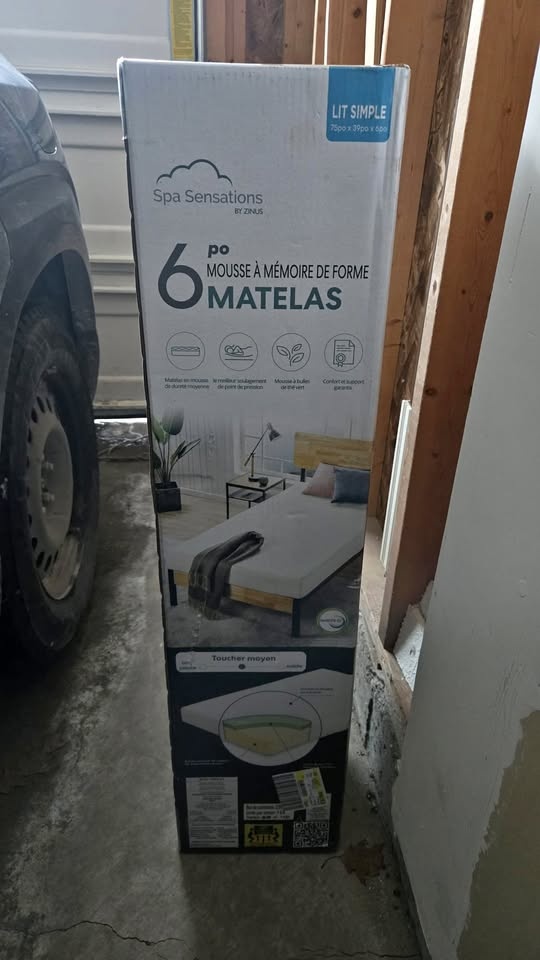 Brand New Zinus 6" Memory Foam Mattress - Queen