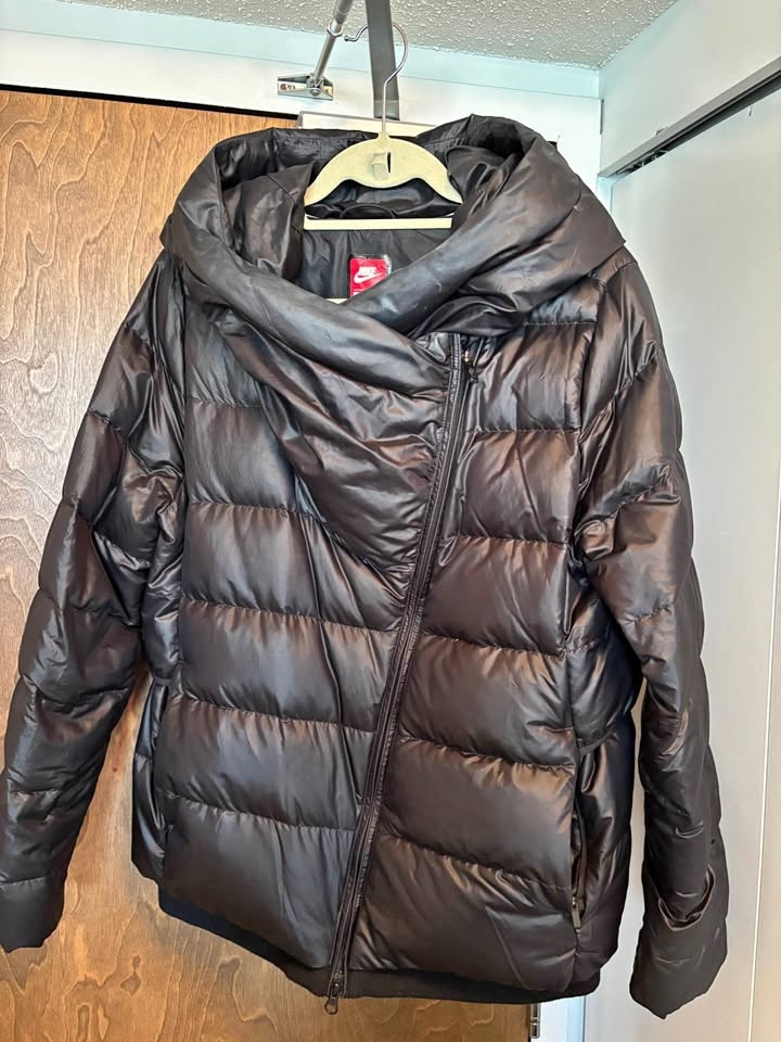 Nike Black Puffer Jacket Large