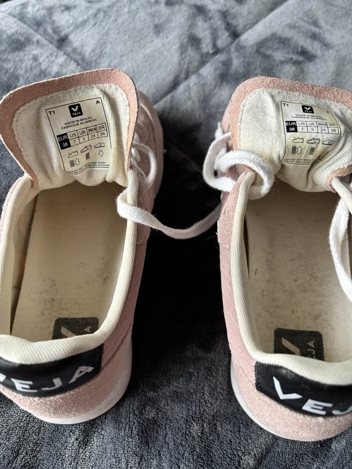 Veja Women’s Sneakers - photo 4