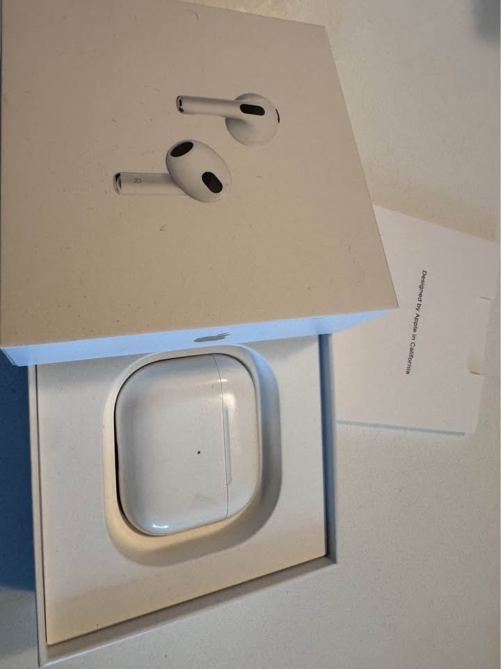 Apple AirPods 3
