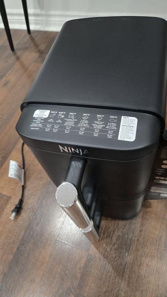 Brand New Ninja DoubleStack 8qt 2-Basket Air Fryer - photo 3