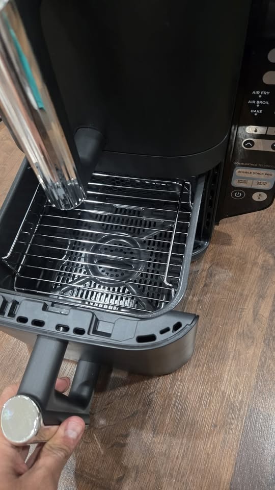Brand New Ninja DoubleStack 8qt 2-Basket Air Fryer - photo 5
