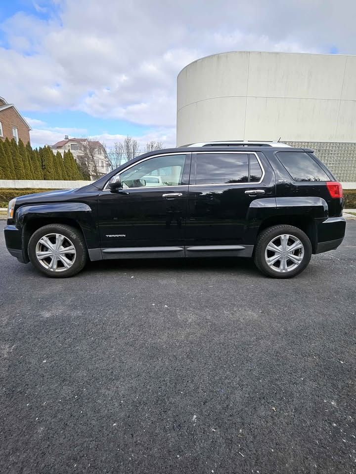 2017 GMC Terrain SLT Sport Utility 4D - photo 2