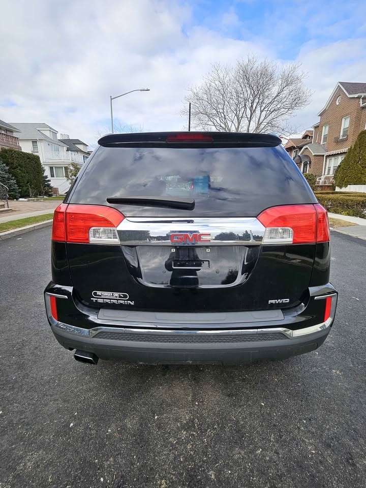 2017 GMC Terrain SLT Sport Utility 4D - photo 4