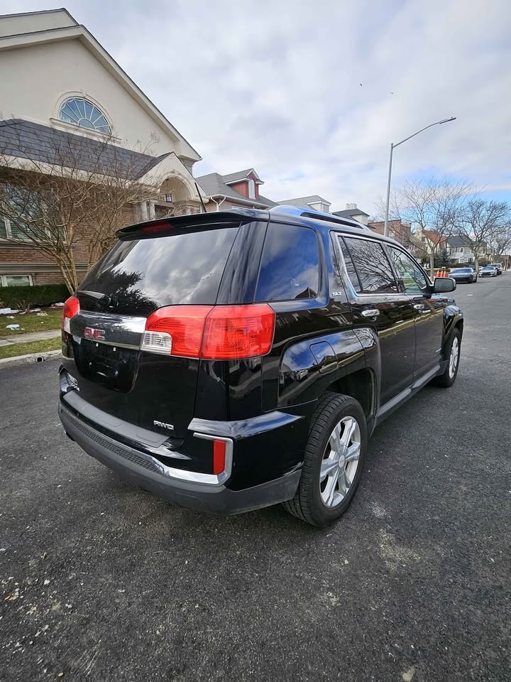 2017 GMC Terrain SLT Sport Utility 4D - photo 5