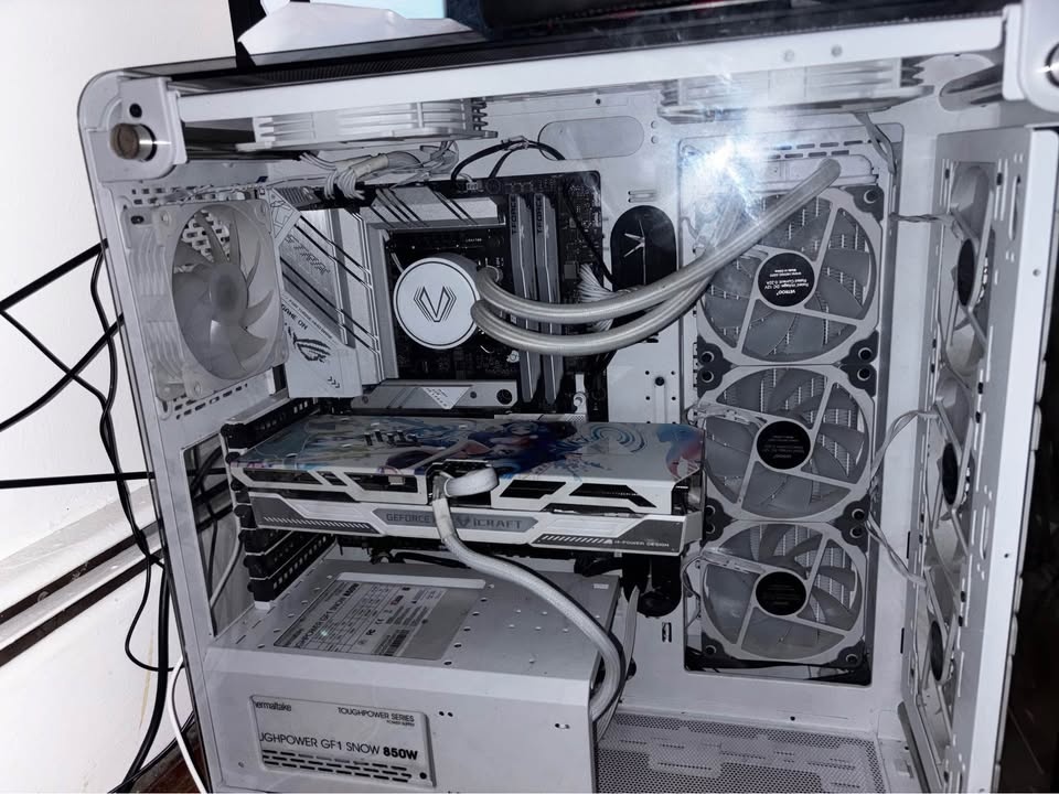 Gaming Desktop PC - Full Setup, Travel Sale, Lightly Used - photo 2