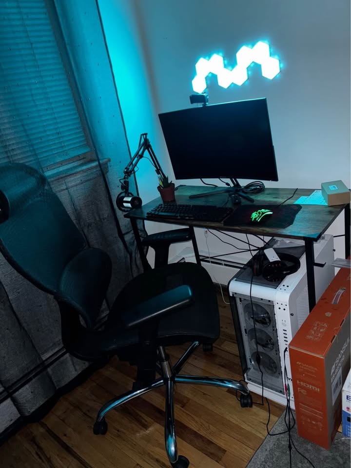 Gaming Desktop PC - Full Setup, Travel Sale, Lightly Used - photo 3