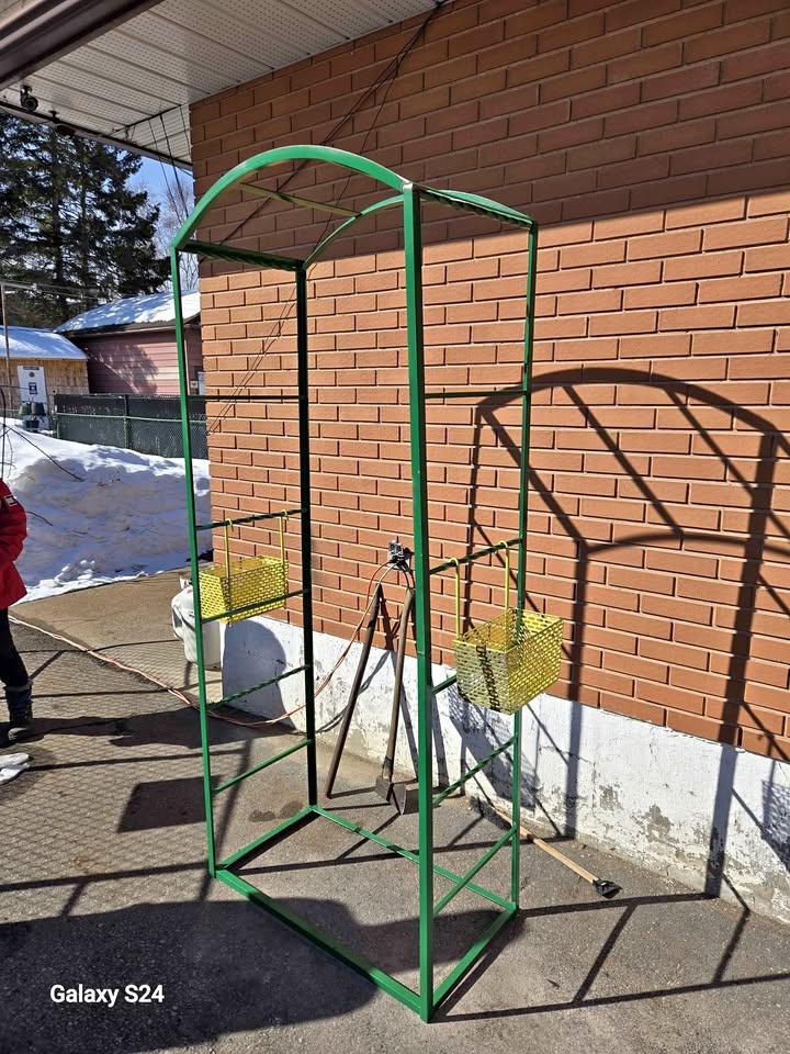 Sturdy Metal Garden Arbor / Trellis with Hanging Planter Baskets