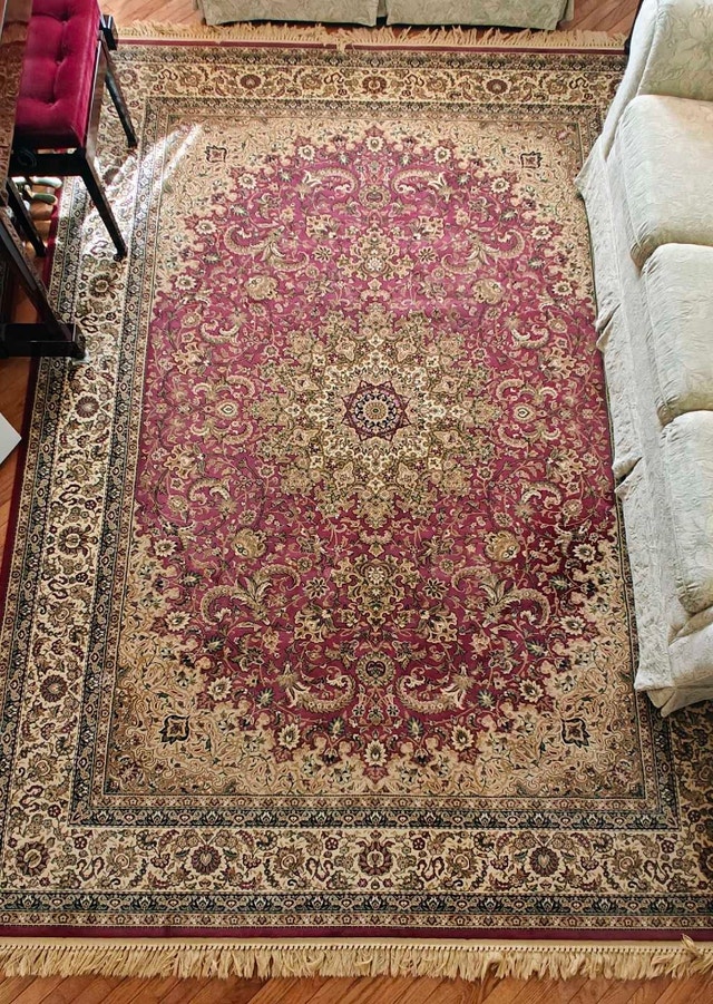 Beautiful Saravan Rug 9 ft x 12 ft