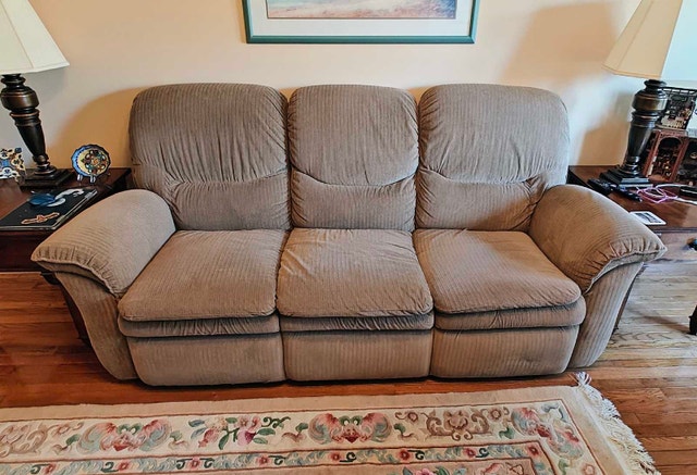 2 pc. La-Z-Boy Reclining Sofa and Loveseat Set - photo 2