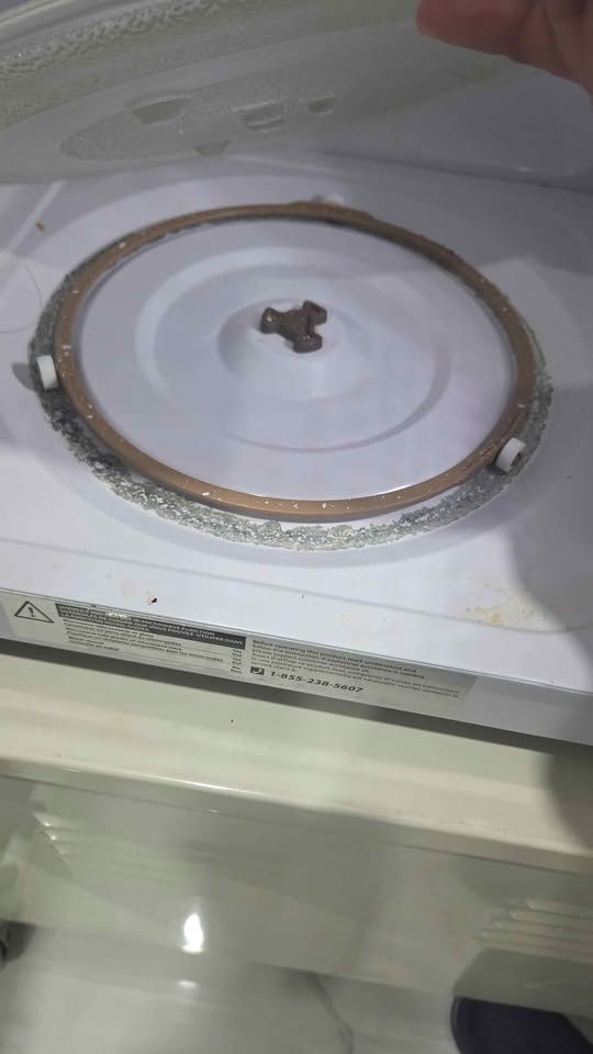 Toshiba Microwave - photo 3