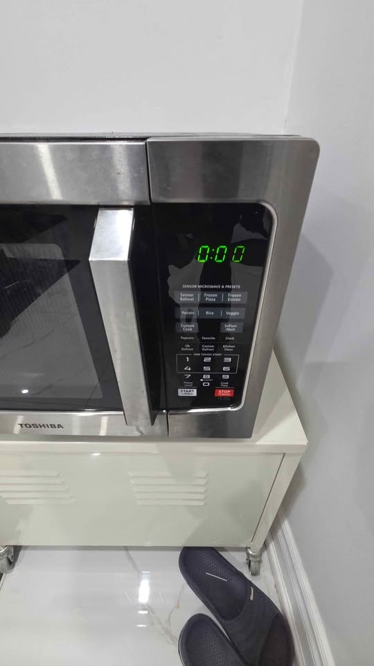 Toshiba Microwave - photo 5