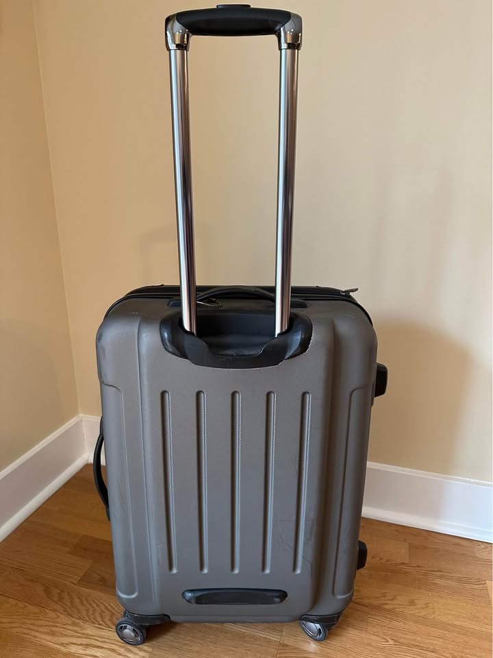 Kenneth Cole Reaction 27" Hardside Spinner - $40 - photo 3