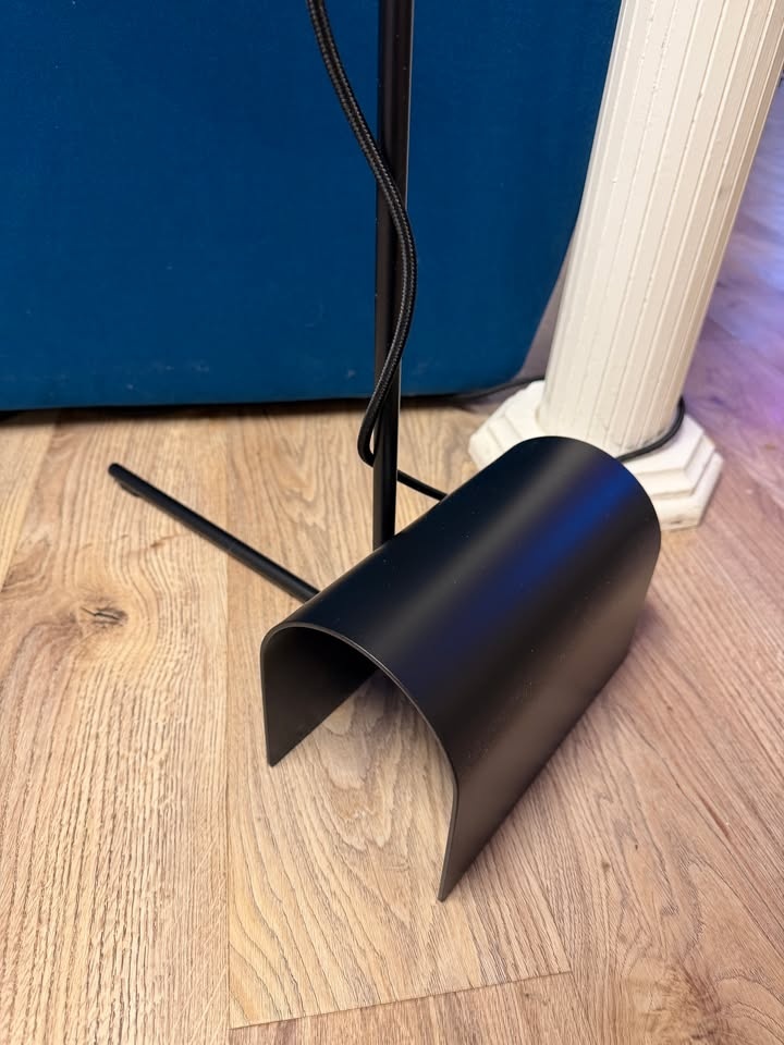 Floor lamp, black, with free smart bulb - photo 4