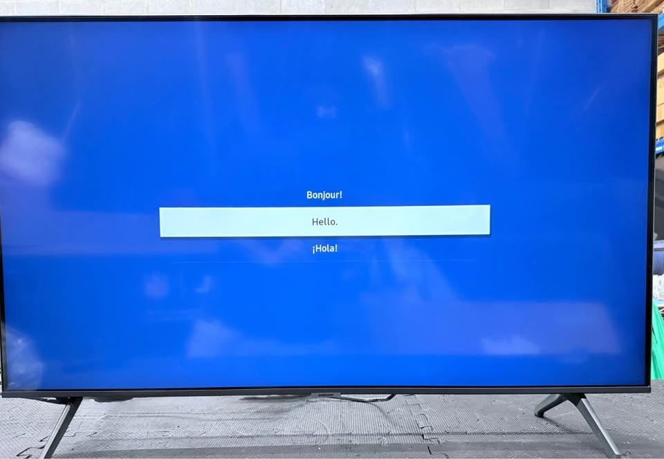 Samsung 43” TU7000 4K Smart TV - photo 2