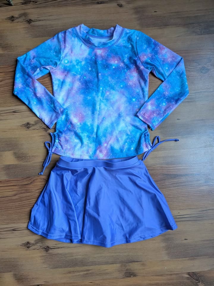 New set of 2 girls rash guard swimsuits - photo 3
