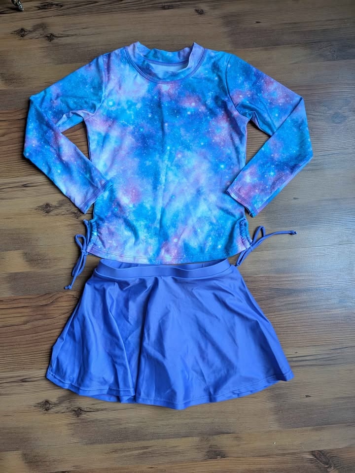 New set of 2 girls rash guard swimsuits - photo 4