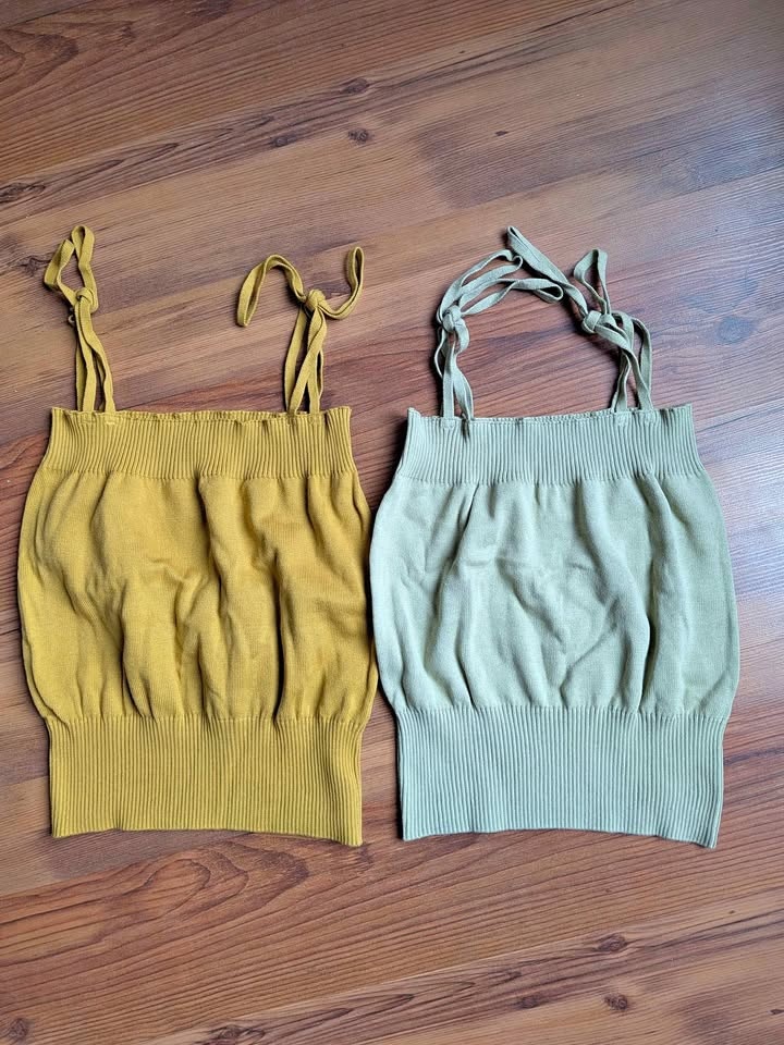 New Set of 2 Women's Knitted Tops