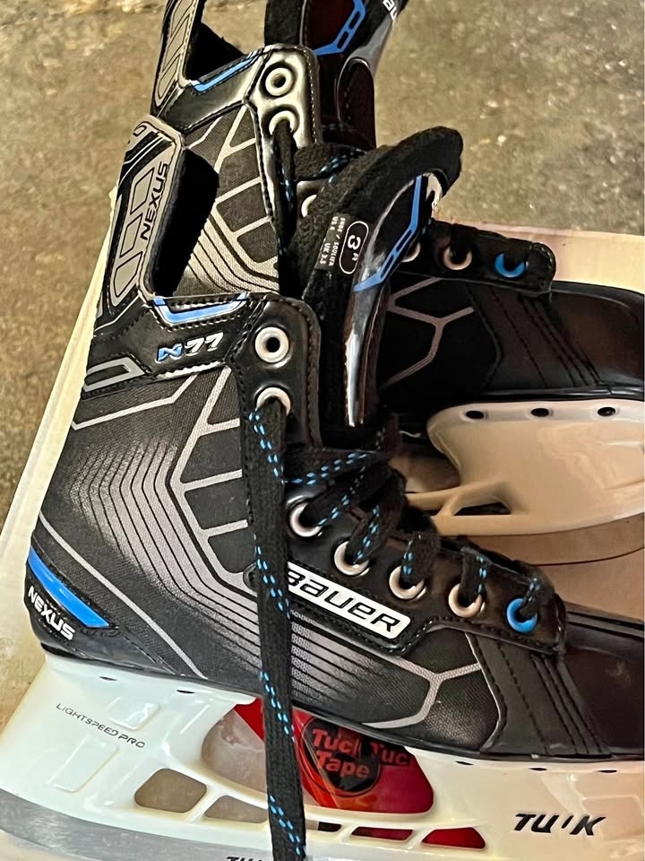 Bauer Youth Skates with Helmet
