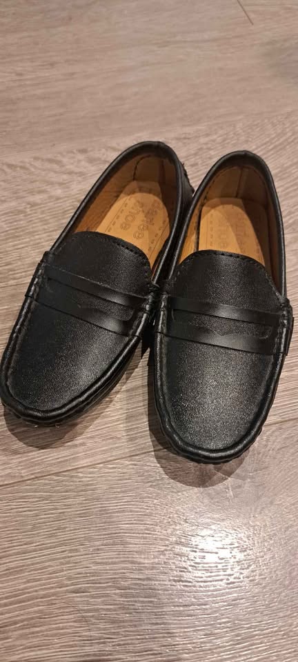 Kids Moccasins shoes- size 8 (4-5 yrs) - photo 2