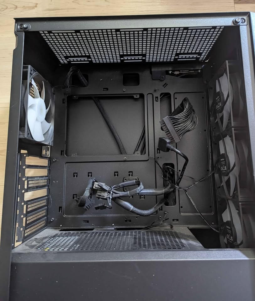Deep Cool PC Case - Empty - Gently Used - photo 5