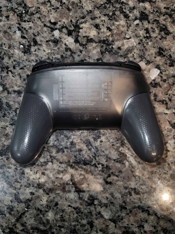 Nintendo Switch Pro Controller (Aftermarket) - photo 2