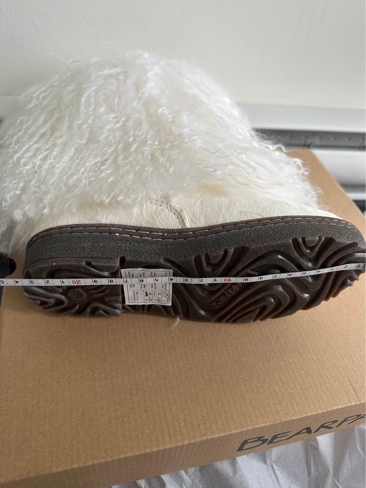 Bearpaw Fluffy Fur Boots White (Real Lamb Fur) - Size 5 - photo 4