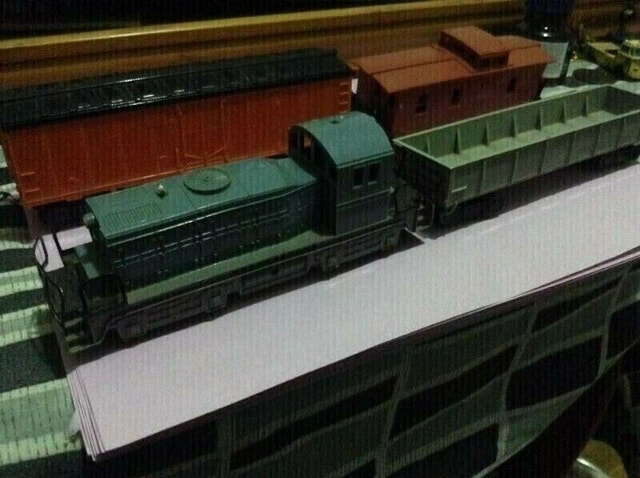 Rare Vintage Germany HO Scale Train Set (Engine + 3 Freight)