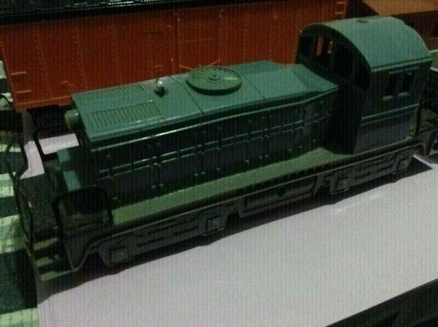 Rare Vintage Germany HO Scale Train Set (Engine + 3 Freight) - photo 2