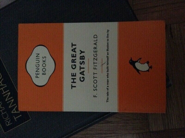 Paperback Penguin Classics: The Great Gatsby - F. Scott Fitzgera - photo 2