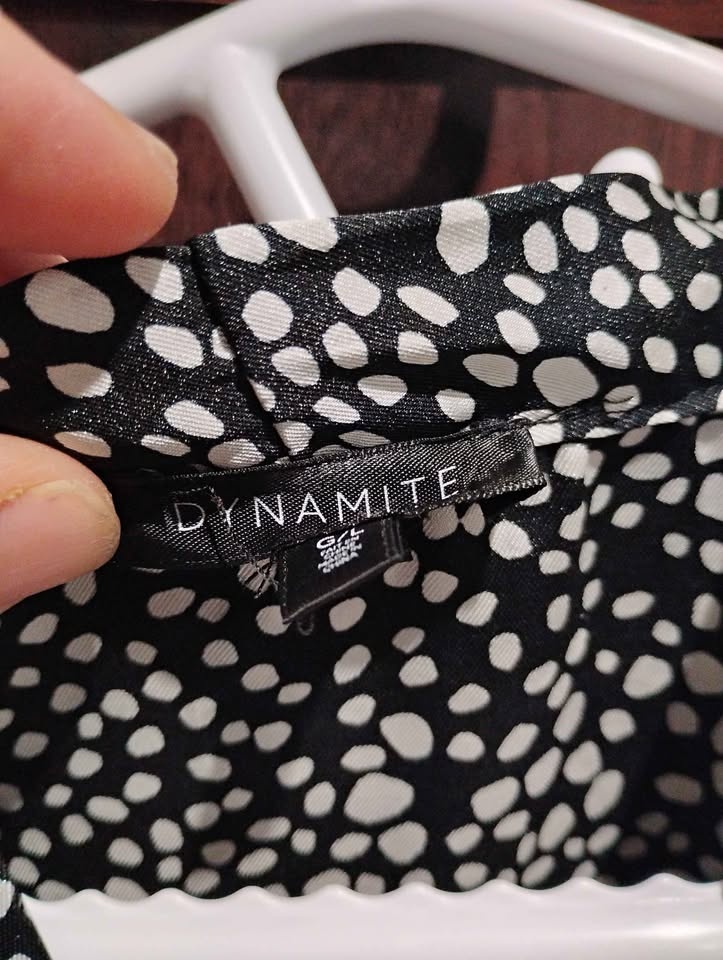 Dynamite Bodysuit Blouse Size L - photo 2