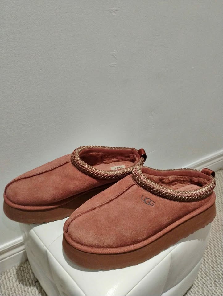Women's UGG Tazz Platform Slipper Sandals Red Jasper Size 11