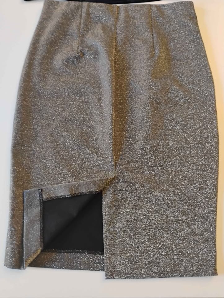 DYNAMITE Women's Gray Sequin Skirt & Blouse - Medium - photo 3
