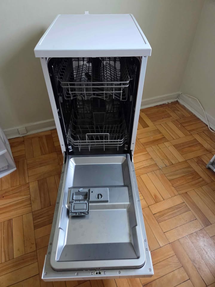 Danby 18″ Portable Dishwasher – White – Excellent Condition - photo 2