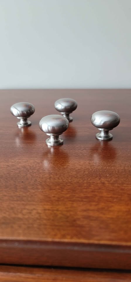 Cabinet/Drawer Hardware Knobs - photo 2
