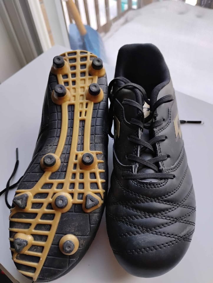 Lotto Unisex Chip Firm Ground Soccer Cleats Size 3 Kids - photo 2