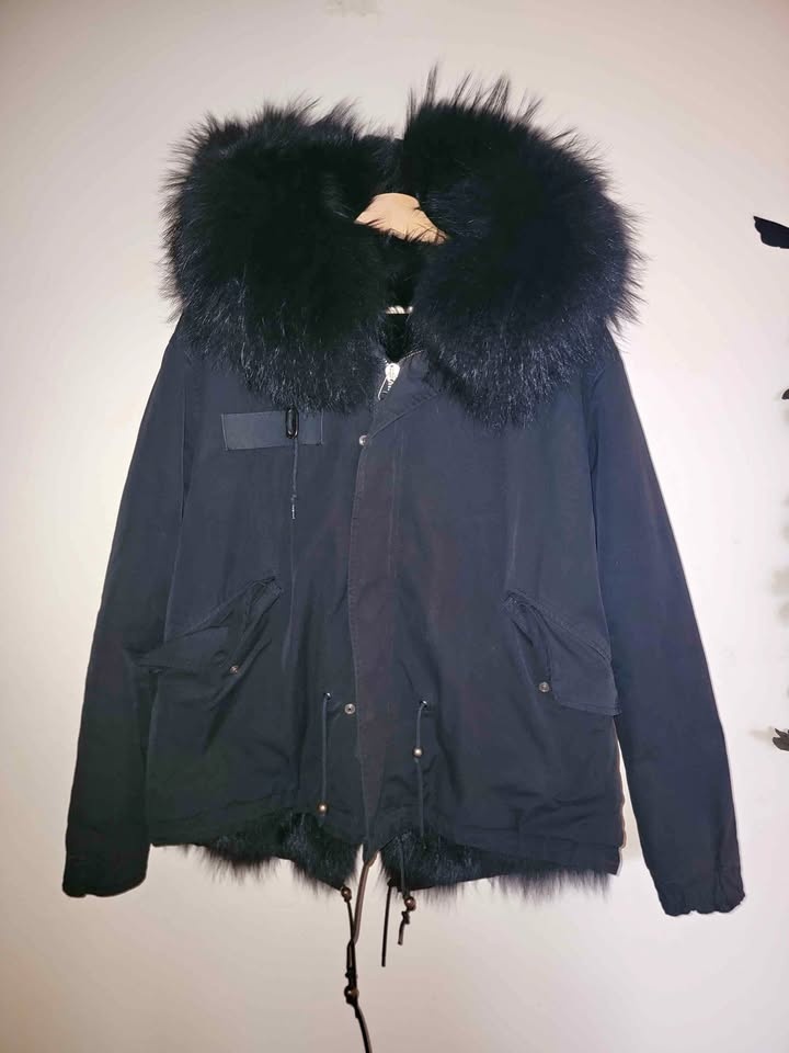 Black winter jacket size S fits M too