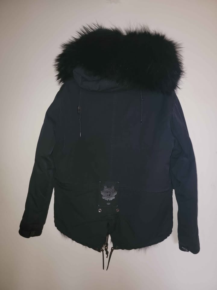 Black winter jacket size S fits M too - photo 2