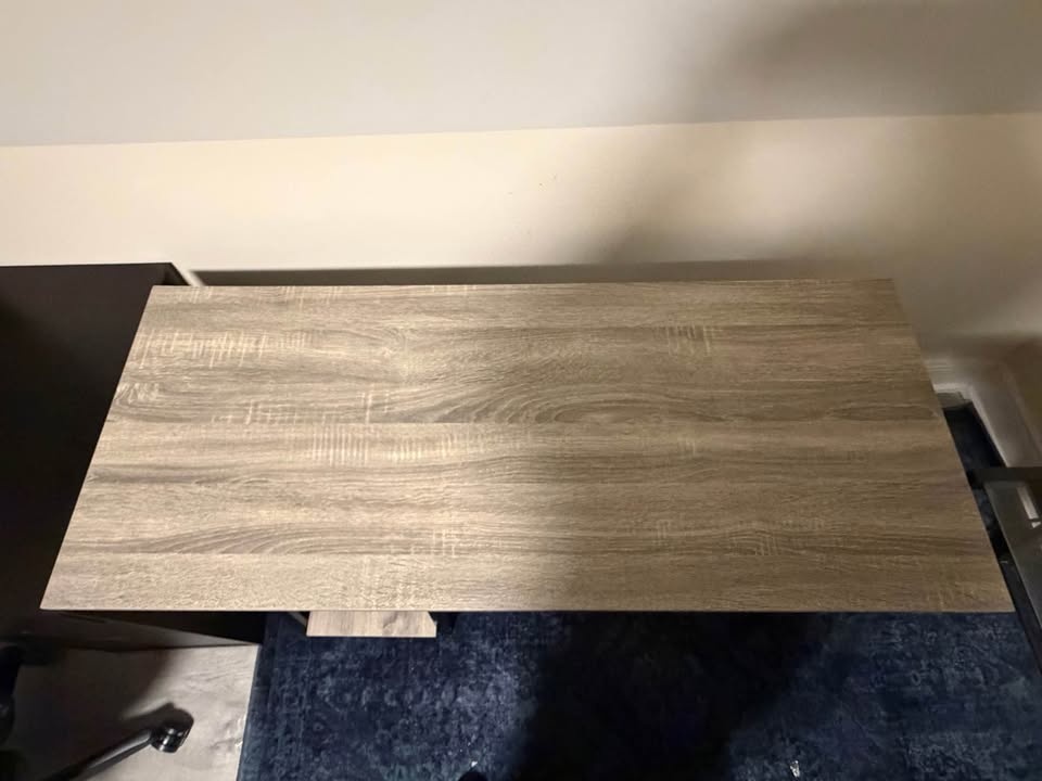 Desk with PC Shelf - Great Condition - photo 2