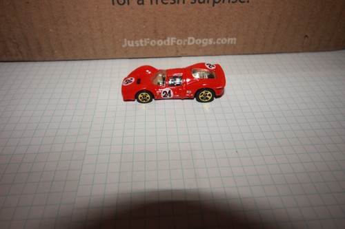 Hot Wheels Ferrari P4 2002 First Editions 1967 Die-Cast 1/64 Loo - photo 3