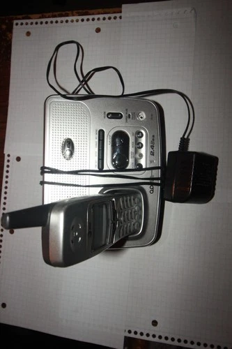 AT&T 2.4 GHz Cordless Answering System - Model E2126 - photo 3