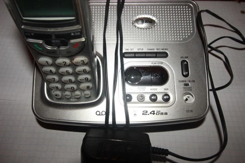 AT&T 2.4 GHz Cordless Answering System - Model E2126 - photo 4