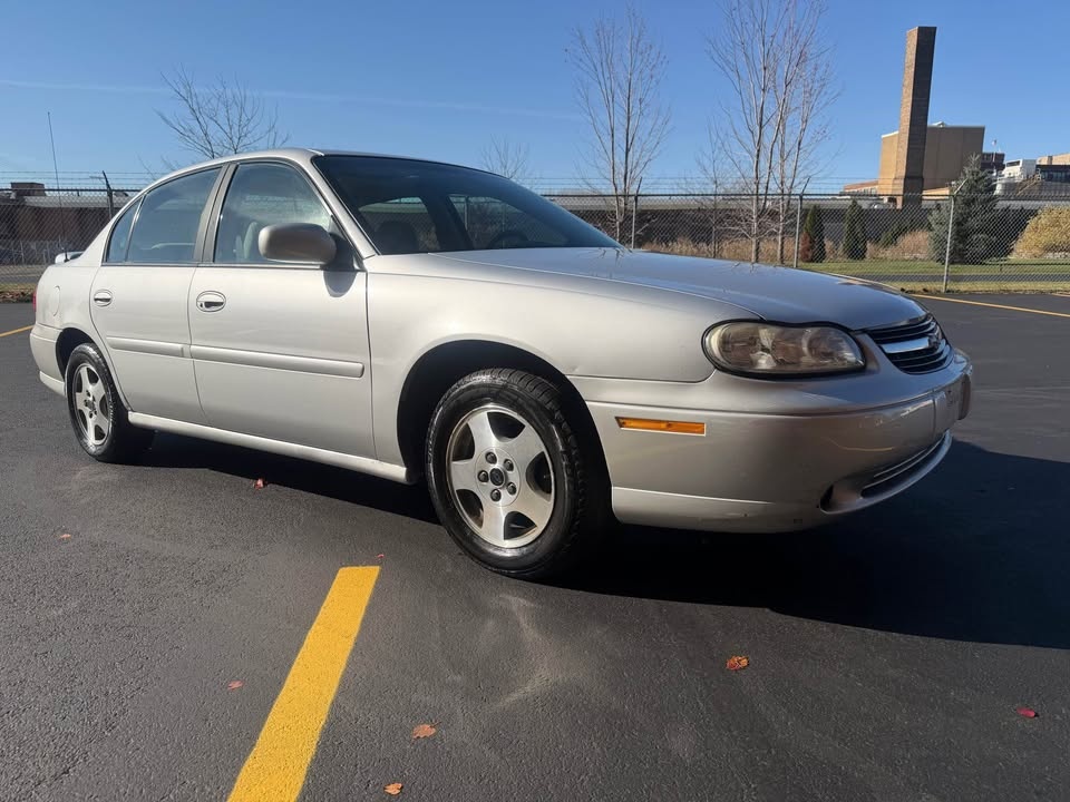 2003 Chevrolet Malibu Limited LS Sedan 4D - photo 2