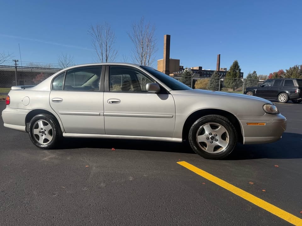 2003 Chevrolet Malibu Limited LS Sedan 4D - photo 3
