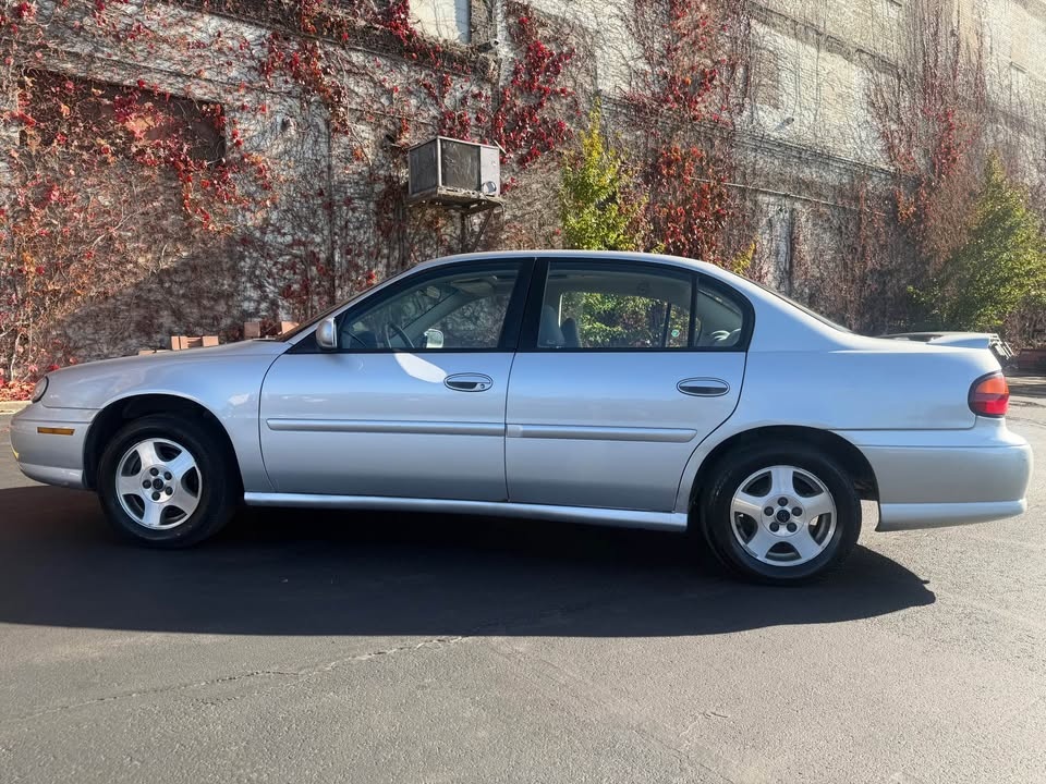 2003 Chevrolet Malibu Limited LS Sedan 4D - photo 4