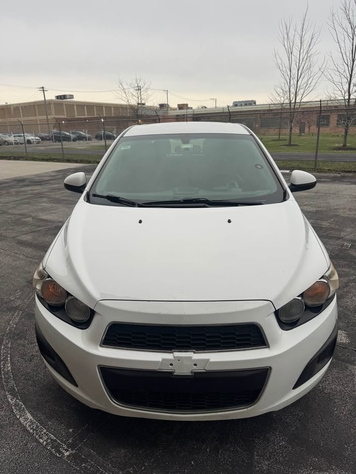2014 Chevrolet Sonic LT Hatchback 4D - photo 3