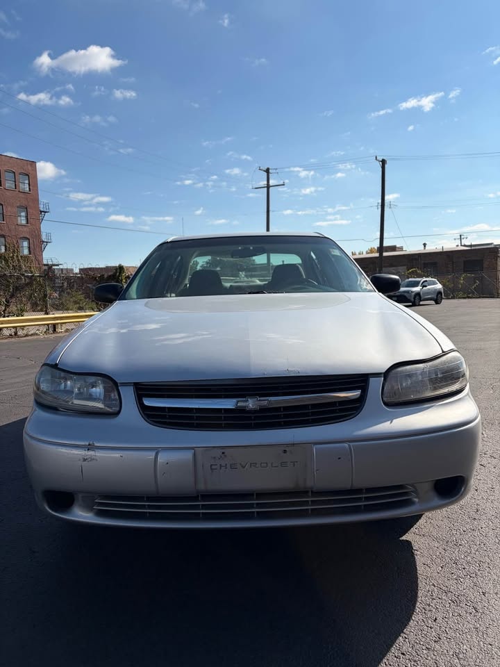 2002 Chevrolet Malibu Limited LT Sedan 4D - photo 2